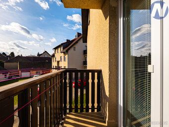 We offer for rent a very sunny and nicely arranged apartment 3 + kk with balcony and floor…