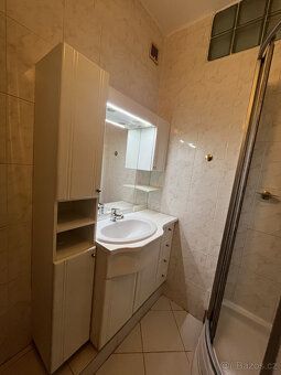 Looking for a spacious apartment with pleasant atmosphere and everything important within reach?