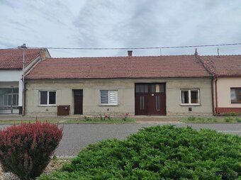 Prodám starší RD 6+1 a 2+1 v Moravském Žižkově. Pozemek 1239