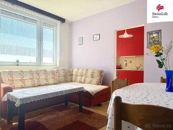 We offer for sale a 2+1 apartment unit on Slavíkova St.