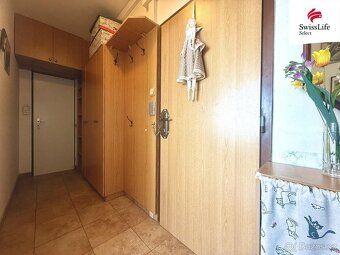 We offer for sale a 2+1 apartment unit on Slavíkova St.