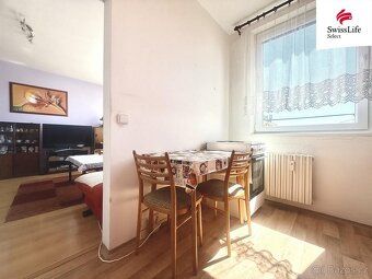 We offer for sale a 2+1 apartment unit on Slavíkova St.