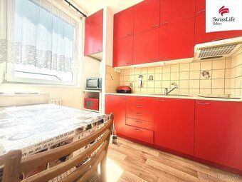 We offer for sale a 2+1 apartment unit on Slavíkova St.