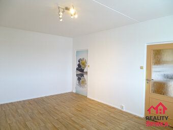 I offer for long-term sublease a well-preserved cooperative apartment of 2+1 type in Svitavy