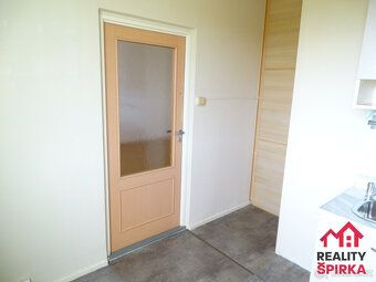 I offer for long-term sublease a well-preserved cooperative apartment of 2+1 type in Svitavy