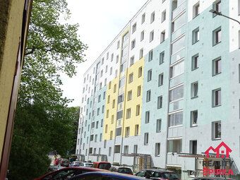 I offer for long-term sublease a well-preserved cooperative apartment of 2+1 type in Svitavy