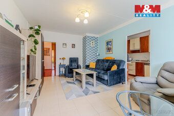 We offer for sale a spacious renovated apartment of layout 