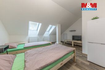 Nabízíme samostatně stojící rodinný dům v obci Dobrovice s m
