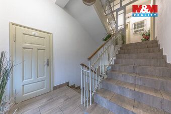 Nabízíme samostatně stojící rodinný dům v obci Dobrovice s m