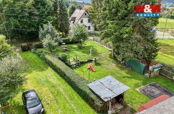 We offer for sale a spacious cottage in the picturesque part of Vejprty
