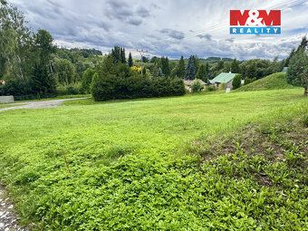 We offer for sale a unique building plot of 837 sqm in a quiet part of the village of Zbraslavice.