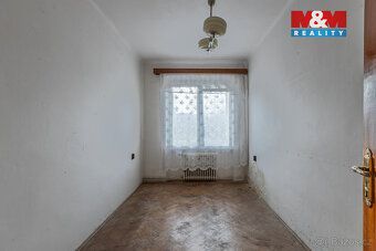 We offer for sale spacious 3BR apartment of 82 sqm usable area in a quiet part of Stráž u Tachova village.