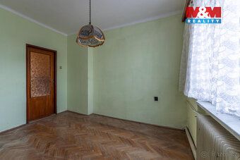 We offer for sale spacious 3BR apartment of 82 sqm usable area in a quiet part of Stráž u Tachova village.