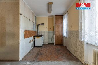 We offer for sale spacious 3BR apartment of 82 sqm usable area in a quiet part of Stráž u Tachova village.