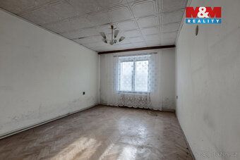 We offer for sale spacious 3BR apartment of 82 sqm usable area in a quiet part of Stráž u Tachova village.