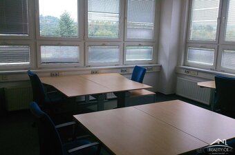 We offer for rent a multipurpose commercial property located in 