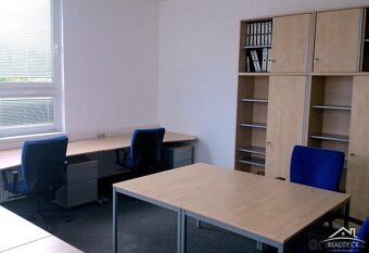 We offer for rent a multipurpose commercial property located in 