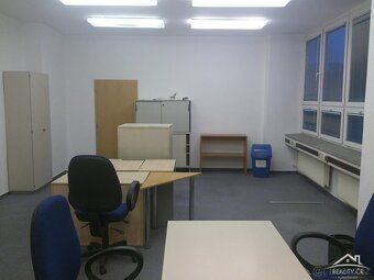 We offer for rent a multipurpose commercial property located in 