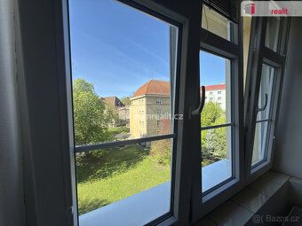 Náklady služby 4 000Kč plus elektřina., Pronájem prostorného