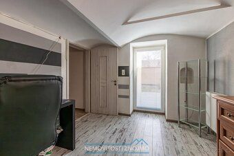 We offer for sale a family house 4+1 with a glazed terrace in