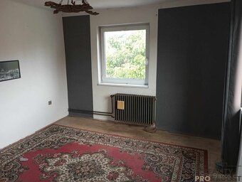 Sale of a two-story family house in a quiet street with a workshop about size 2 x 3 + 1…