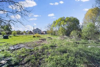 Prodej stavebního pozemku 893 m² – Louka, Vrbatův Kostelec (