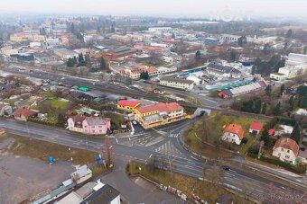 I am offering for long-term rent an interesting commercial space of 