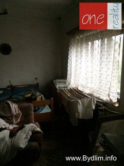 We offer long-term subletting in an old family house on a quiet spot in the village of Batňovice.