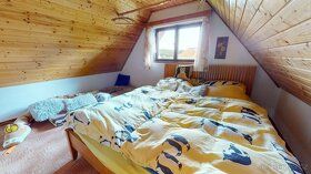 I offer for sale a cottage in the sought-after location of Rabyně near Slapy Reservoir 200…