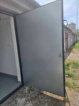 Dlohodobě pronajmu krásnou, suchou garáž po celkové rekonstr