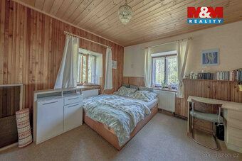We offer for sale a gamekeeper's lodge in the part of the village of Ostašov that will impress…