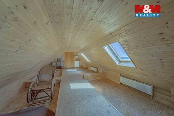 We offer for sale a gamekeeper's lodge in the part of the village of Ostašov that will impress…