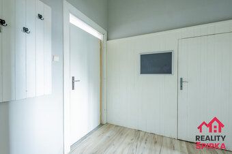 Apartment 4+1 (97.1 m²) currently adapted as 3+1 + non-residential space (76.3 m²)