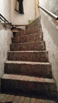 RD o zastavěné ploše 130 m2 na oploceném pozemku o celkové r