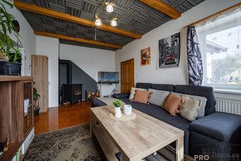 Are you a large family who wants to live together but also commute for work in Austria?