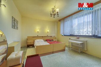 We offer for sale a detached family house in a quiet and sought-after part of the village of Chodová Planá, Slovany St.
