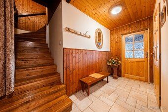NEW PRICE !!! We offer you a beautiful and exceptional family house with