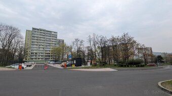 Nabízíme k pronájmu byt o dispozici 2+1 s balkónem a výměře 