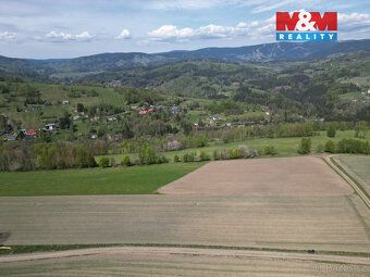 We offer for sale extensive farmland in Vysoké nad Jizerou - Tříč