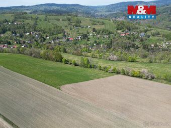 We offer for sale extensive farmland in Vysoké nad Jizerou - Tříč