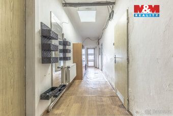Nabízíme k prodeji samostatně stojící rodinný dům situovaný 