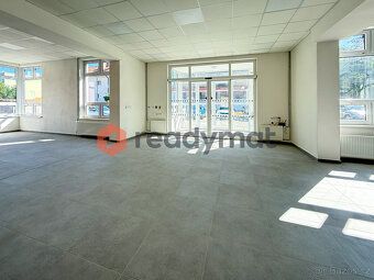 I present for rent 588 m² of airy open space that offers wide possibilities of use while making economic sense.