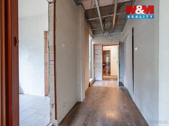 Prodej rozestavěného rodinného domu s plánovanou dispozicí 8