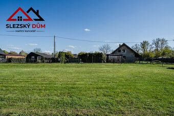We offer for sale a flat plot of land measuring 623 m² in a quiet location in Karvina…