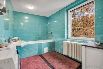 POSSIBILITY OF A PROFOUND DISCOUNT! We offer for sale a partially reconstructed two-generation…