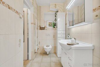 POSSIBILITY OF A PROFOUND DISCOUNT! We offer for sale a partially reconstructed two-generation…