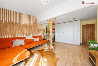 Price includes commission, legal services including lawyer's escrow
