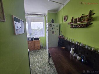 For sale is a 2 bedroom apartment located on the 9th floor of an 8 story prefab panel building…