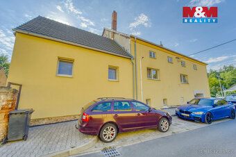 We offer for sale a spacious rental house in a quiet part of the village