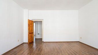 Nabízíme k pronájmu zrekonstruovaný, světlý a velkoryse řeše